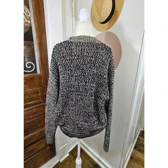 H&M Women's Size S Black and White Oversized Cropped Sweater - Picture 2 of 6